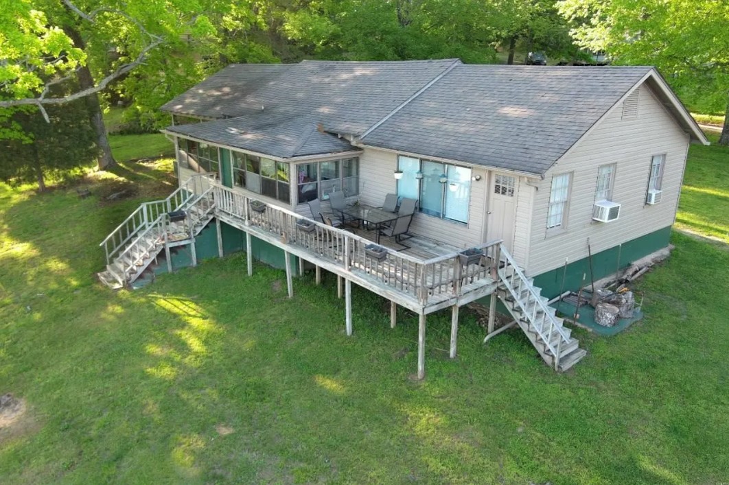 227 Walleye Lane guest residence